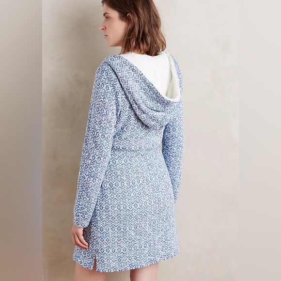 Himalayan Hooded Robe - Picture 4 of 4